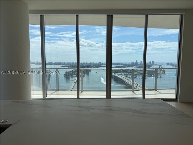 Foto del edificio - 1400 Biscayne Blvd