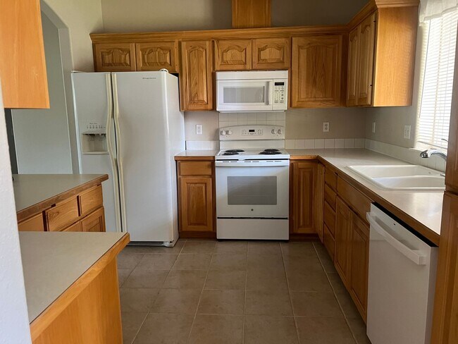 Foto del edificio - River Road Craftsman Style Home