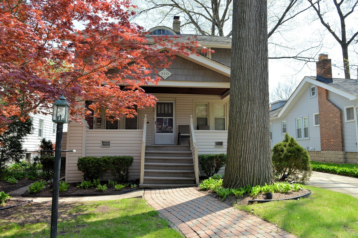 Primary Photo - 310 Virginia Ave