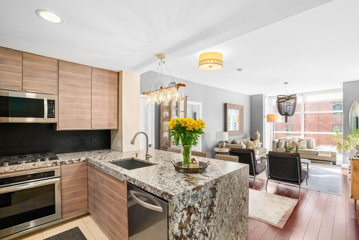 Primary Photo - 530 K St