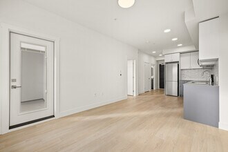 Building Photo - 500 Asher