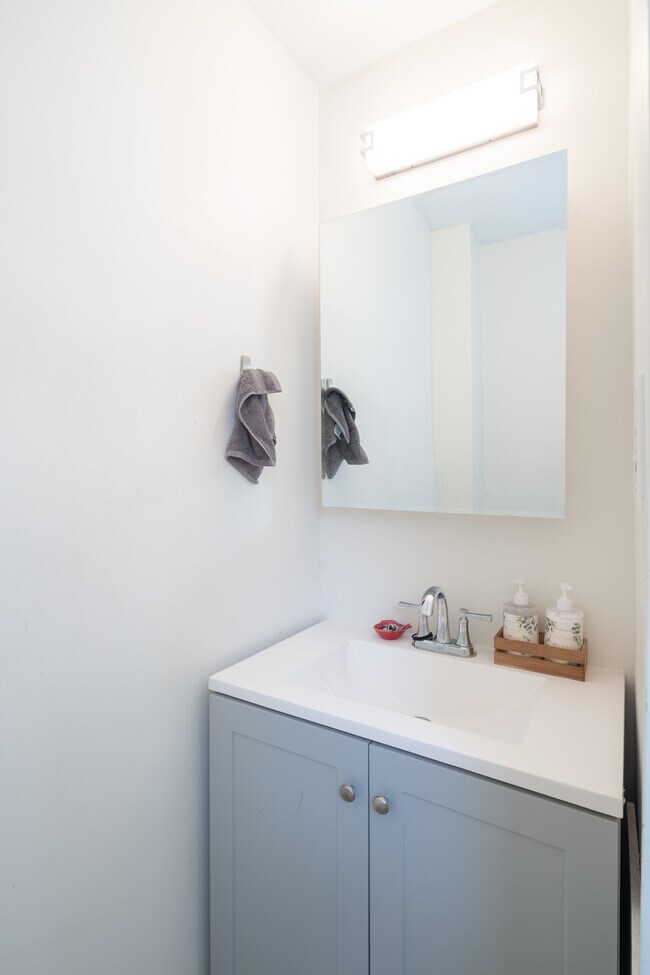 Foto del edificio - 2100 Spring St