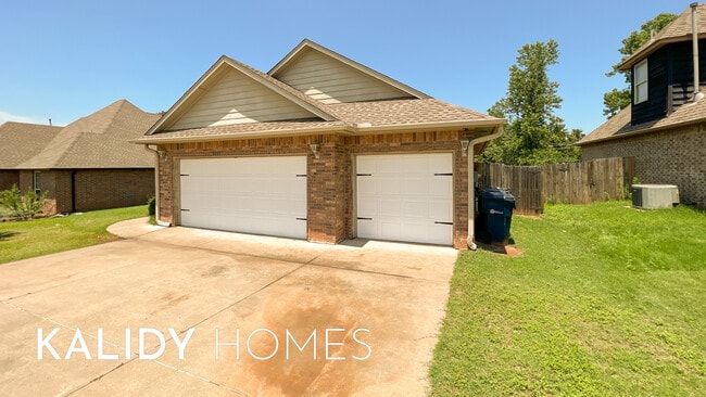 Building Photo - 2705 Green Canyon Dr