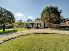 Building Photo - 131 Barton Meadow Dr