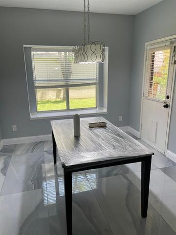 Foto del edificio - 510 Raintree Cir