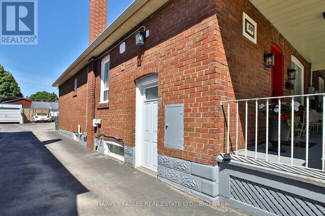 Photo du bâtiment - 112 FOURTH STREET