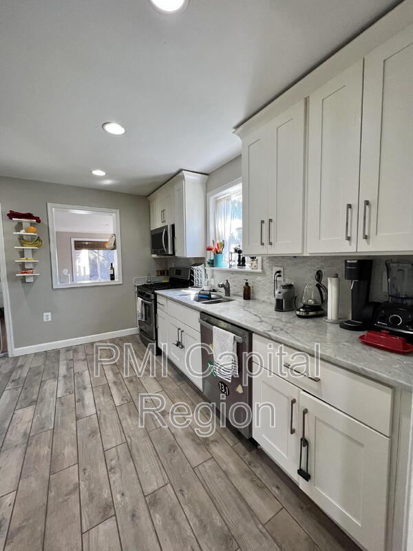 Building Photo - 5005 Druid Dr