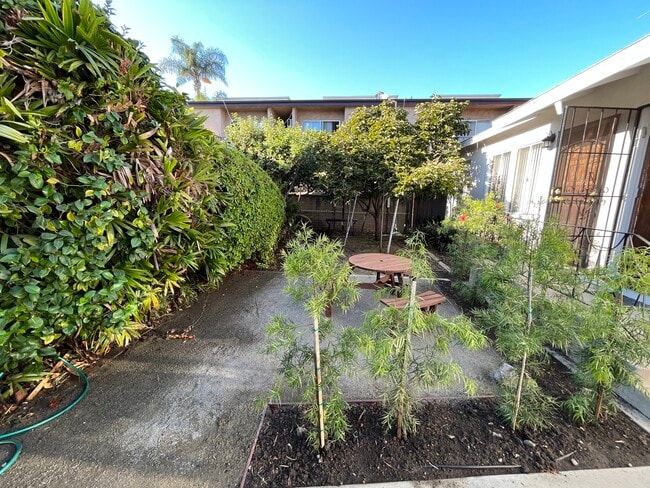 Building Photo - 3860 Inglewood Blvd