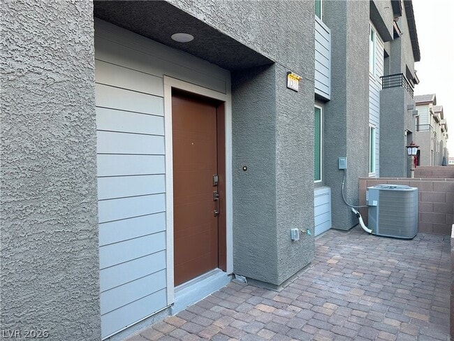 Building Photo - 1538 Eva Xing Pl