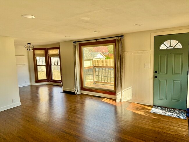 Foto del edificio - 4700 Teonia Woods Dr