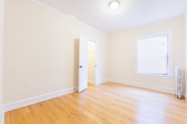 Building Photo - 1650 W 80th St