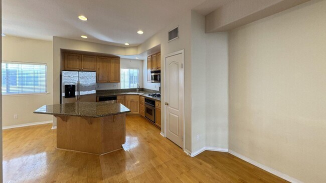 Foto del edificio - 5730 S Glennie Ln