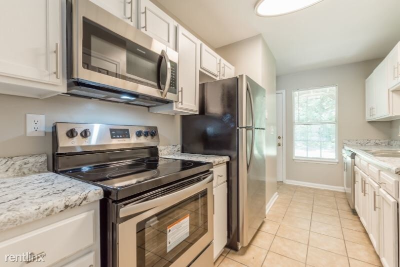 Foto principal - 8373 Thomas Rd