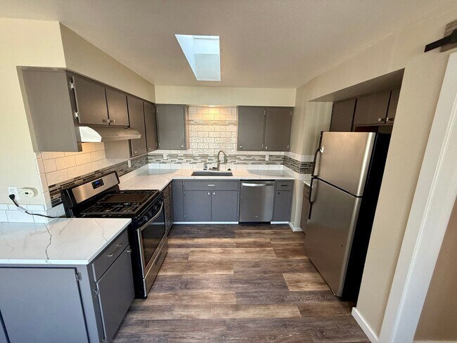 Foto del edificio - Welcome to this Charming 3 bedroom, 2 bath...