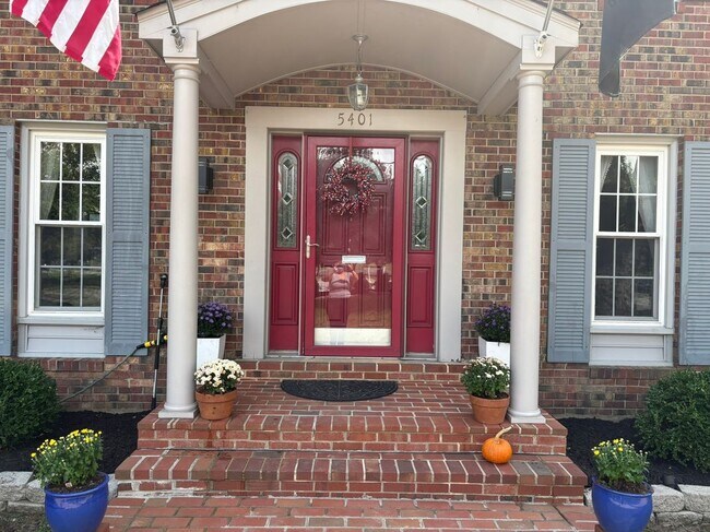 Foto del edificio - 5401 Broadmoor St