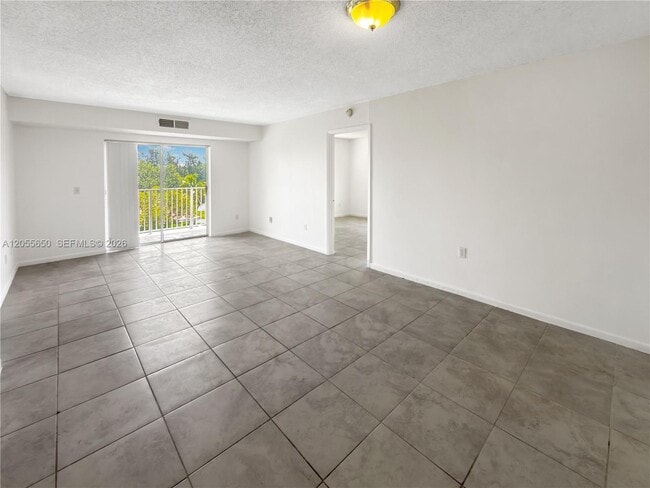 Foto del edificio - 8260 SW 210th St