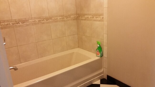 Foto del edificio - 2269 Oneida St