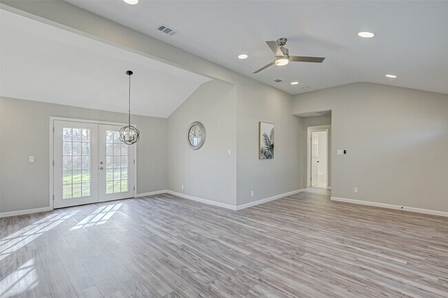 Foto del edificio - 1914 Lynnview Dr