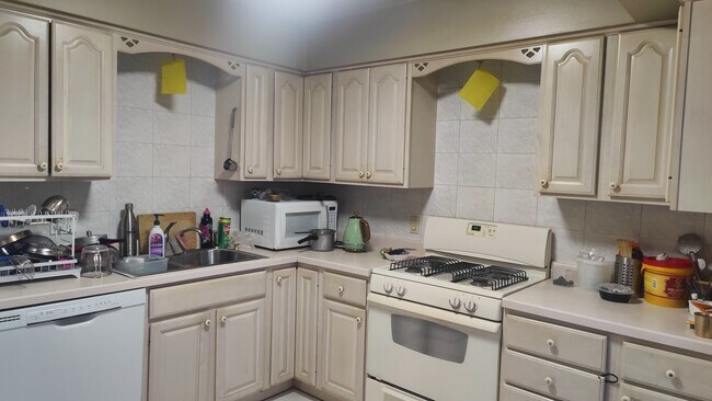 Foto del edificio - 1770 Robin Ln