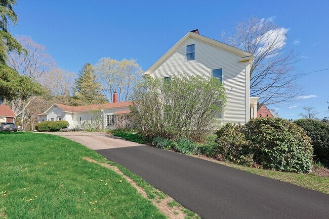 Foto del edificio - 9-13 W Main St