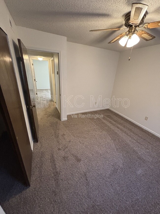 Foto del edificio - 1008 NE Lindsay Ave