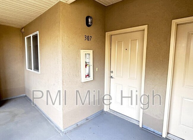 Foto del edificio - 8690 Decatur St