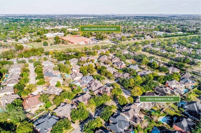 Foto del edificio - 22823 Roberts Run Ln
