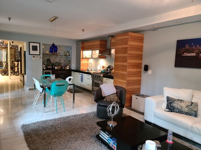 Building Photo - 120 I St