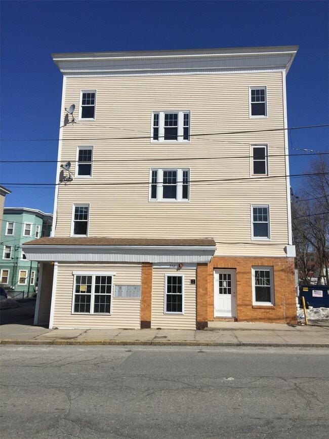 Building Photo - 542 Privilege St