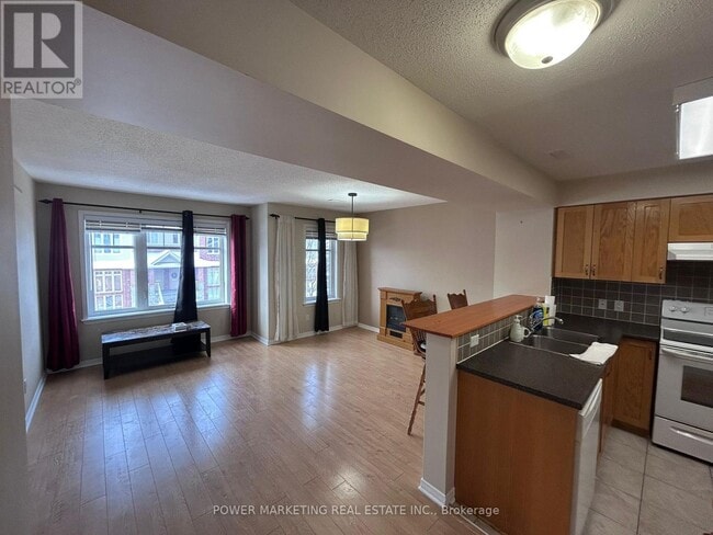 Building Photo - 117 Keltie Private