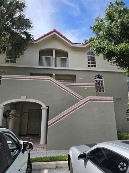 Building Photo - 2381 NE 14th Street Causeway