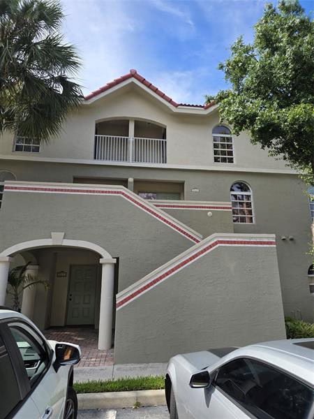 Primary Photo - 2381 NE 14th Street Causeway