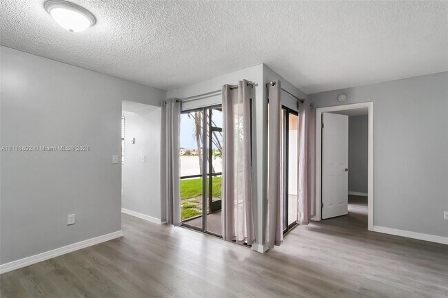 Foto del edificio - 1303 S Liberty Ave