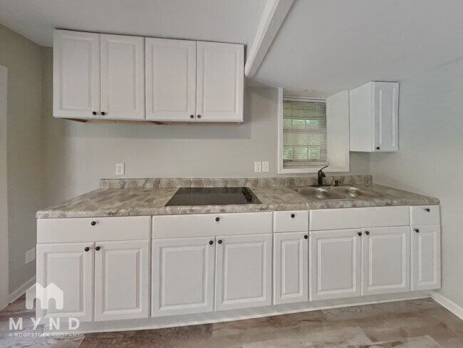 Foto del edificio - 5454 Faucett Rd