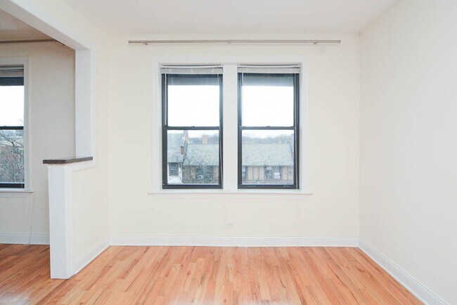 Building Photo - 385 Park Ave