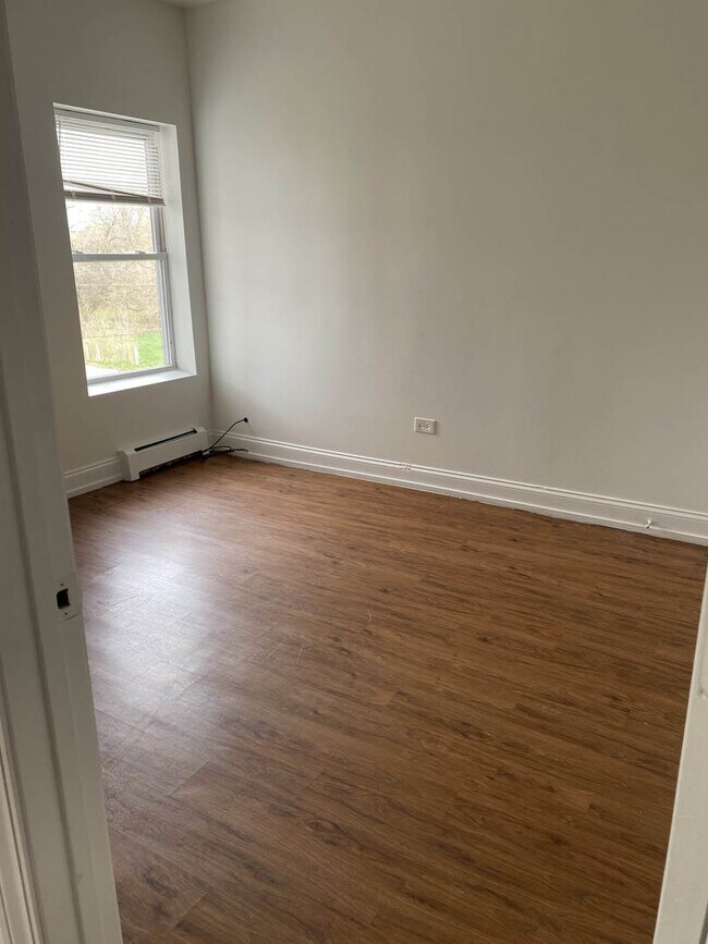 Foto del edificio - 616 W Marquette Rd