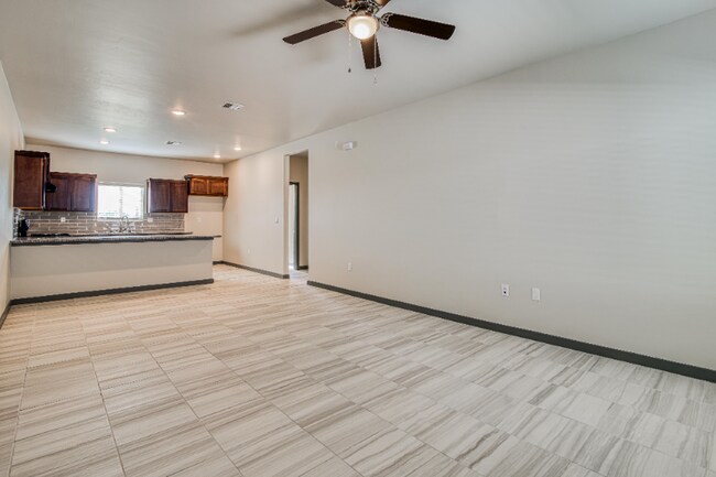 Building Photo - 8945 Robert Dr