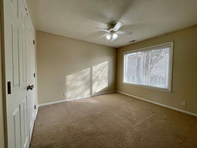 Foto del edificio - Spacious Midvale Townhome