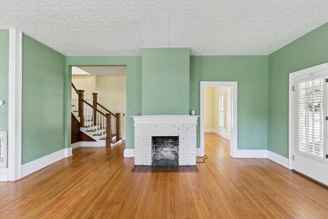 Building Photo - 2400 S Park Ave