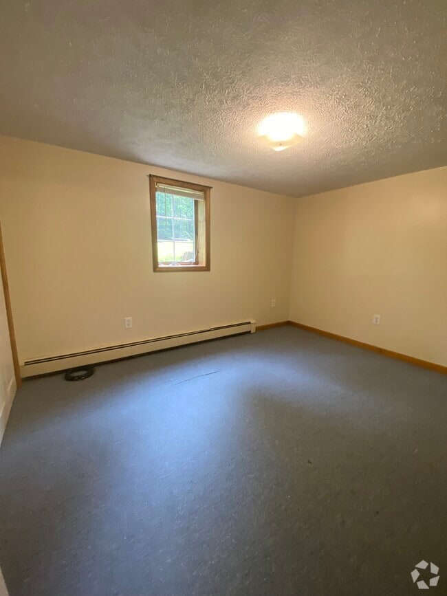 Building Photo - 10 Dumas Dr