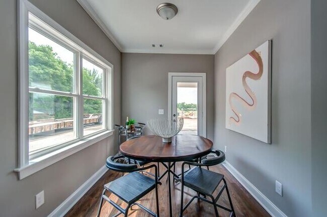 Foto del edificio - 4325 Ashland City Hwy