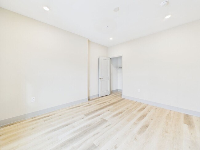 Foto del edificio - 2nd Street Lofts -Newly Constructed Modern Apartments