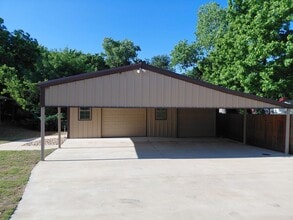 Building Photo - 3725 Greenwood Rd