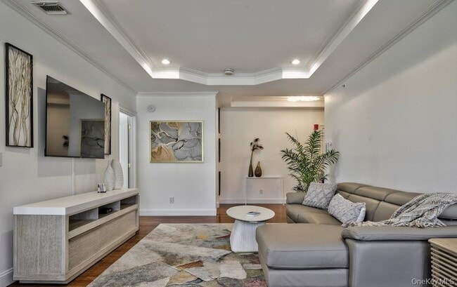 Foto del edificio - 323 Roosevelt Way