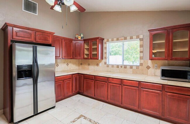 Foto del edificio - 3415 N 34th St