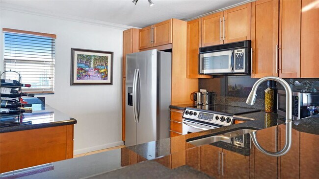 Foto del edificio - 4800 Bayview Dr