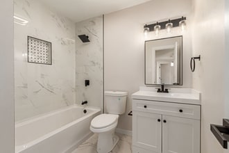 Building Photo - 3420 N 60th Ave