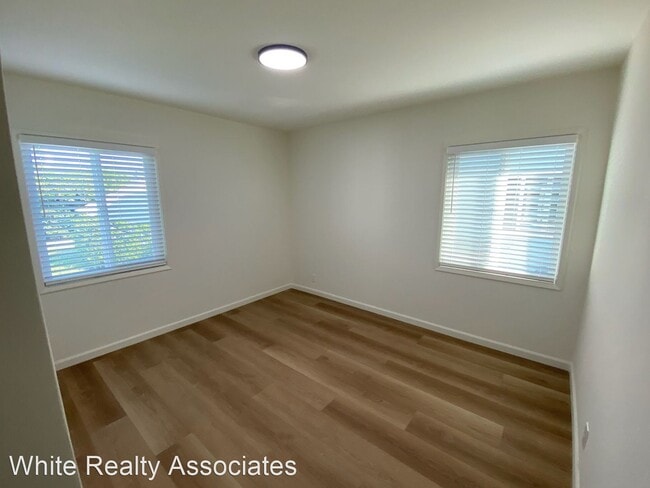 Building Photo - 3 br, 1 bath House - 3742 Iroquois Ave