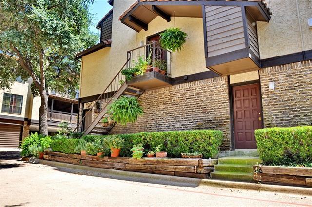 Foto del edificio - 5630 Spring Valley Rd