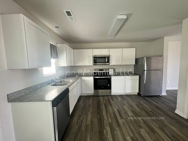 Foto del edificio - 3803 Bellingham Ct